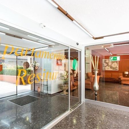 Catedral Apartment Seville Luaran gambar